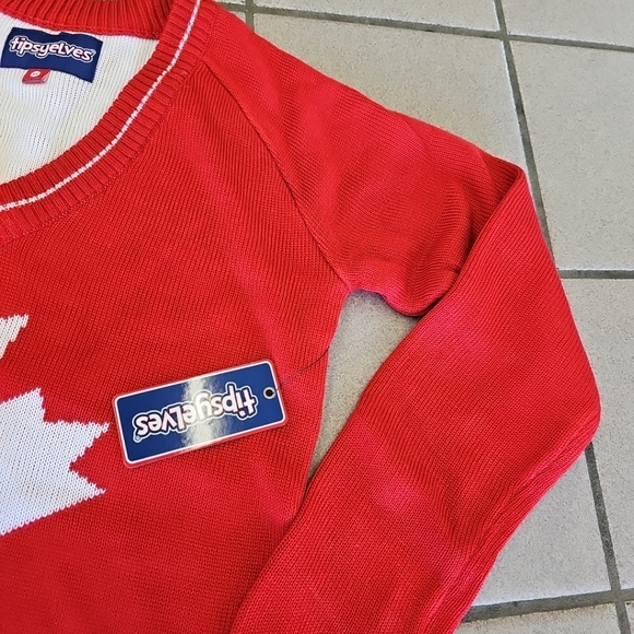 NWT Tipsy Elves Women's Size XS Canada Canadian Maple Leaf Vneck Sweater - Picture 3 of 12